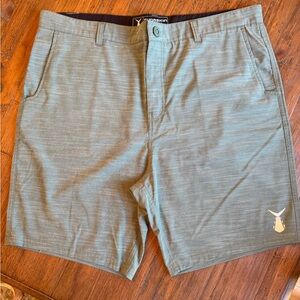 Tunaskin men’s shorts olive color